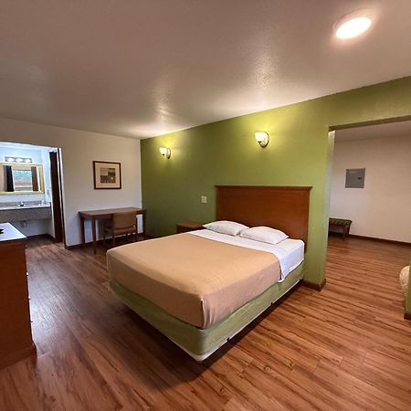 Relax Inn & Suites Mattoon Exteriér fotografie